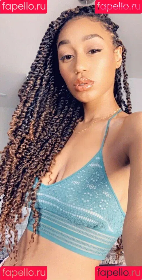 Nia Simone Onlyfans Photo Gallery 