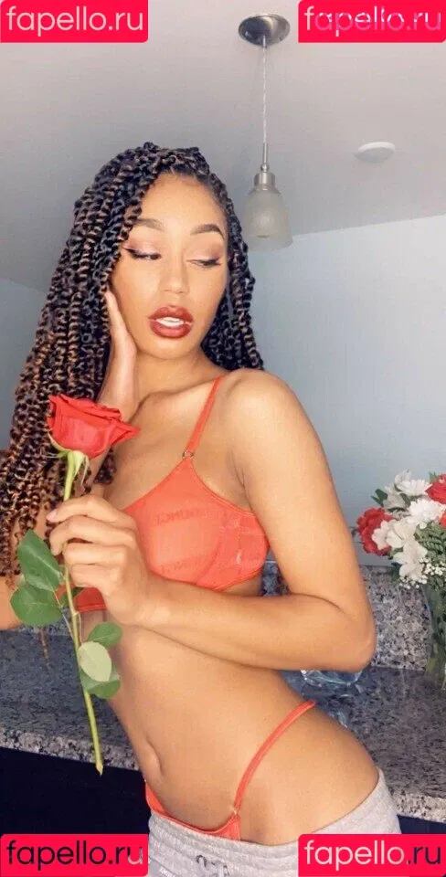 Nia Simone Onlyfans Photo Gallery 