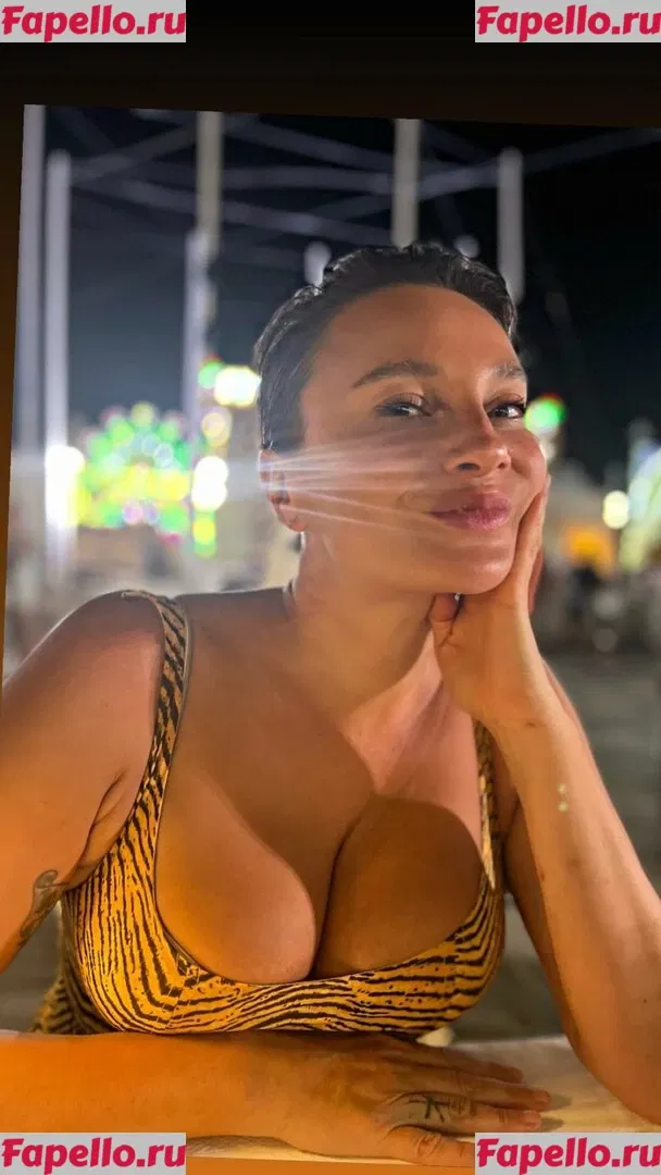 Gizzi Erskine Onlyfans Photo Gallery 