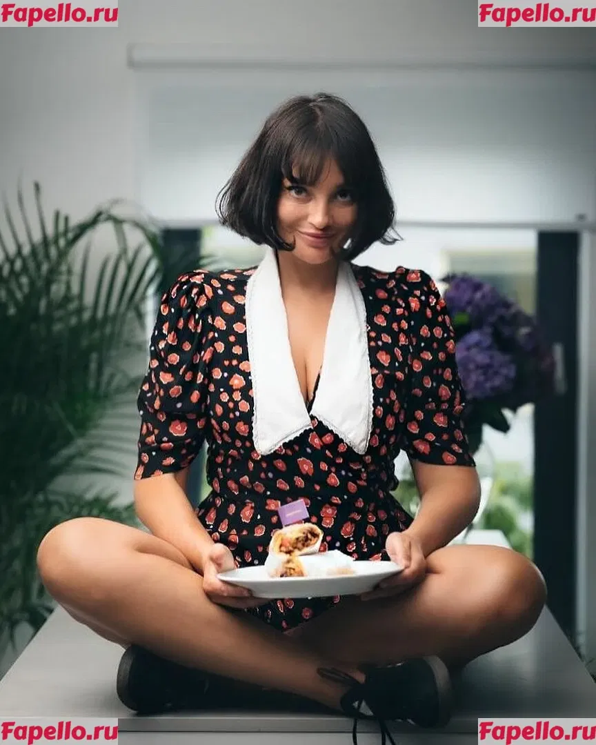 Gizzi Erskine Onlyfans Photo Gallery 