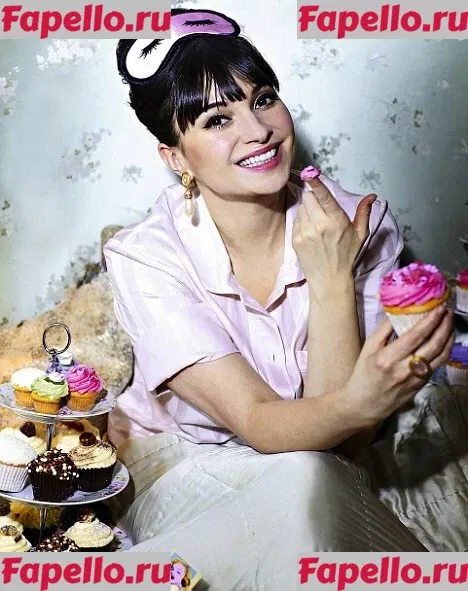 Gizzi Erskine Onlyfans Photo Gallery 