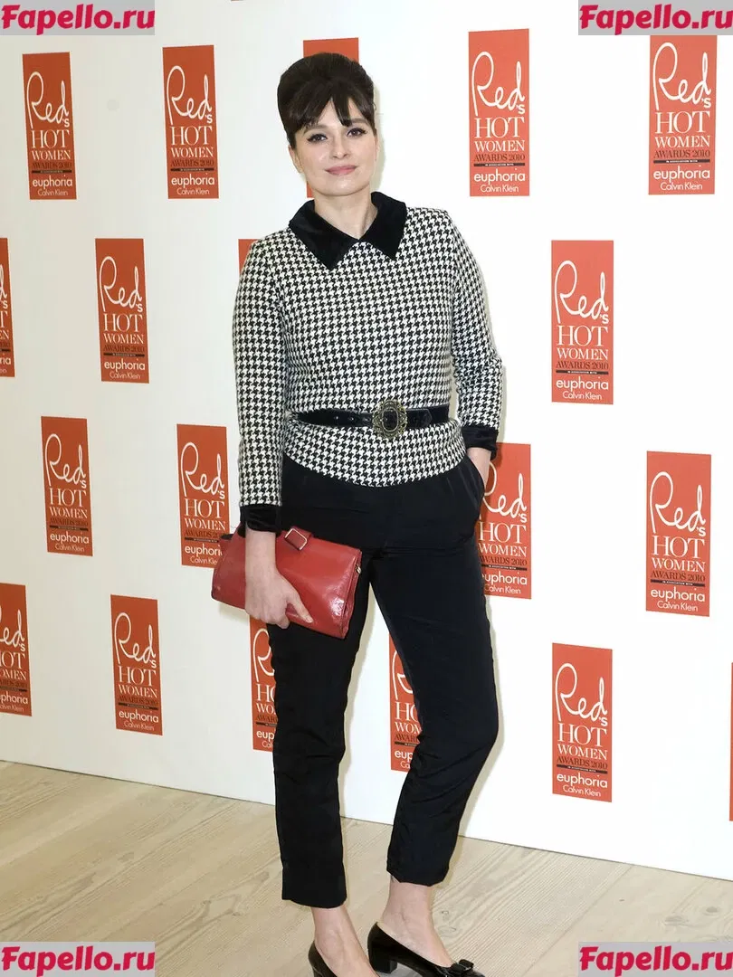 Gizzi Erskine Onlyfans Photo Gallery 