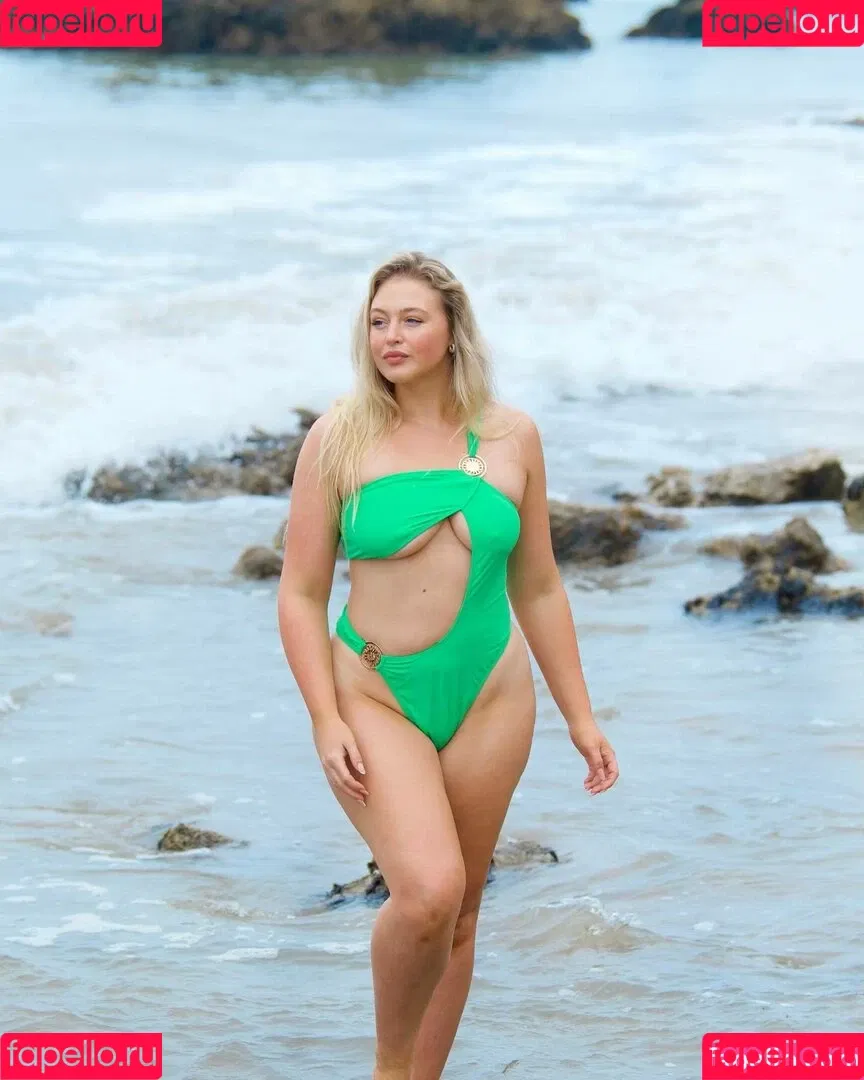 Iskra Lawrence Onlyfans Photo Gallery 