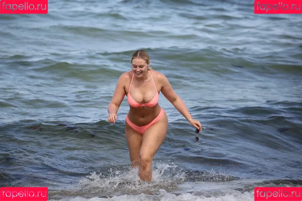 Iskra Lawrence Onlyfans Photo Gallery 