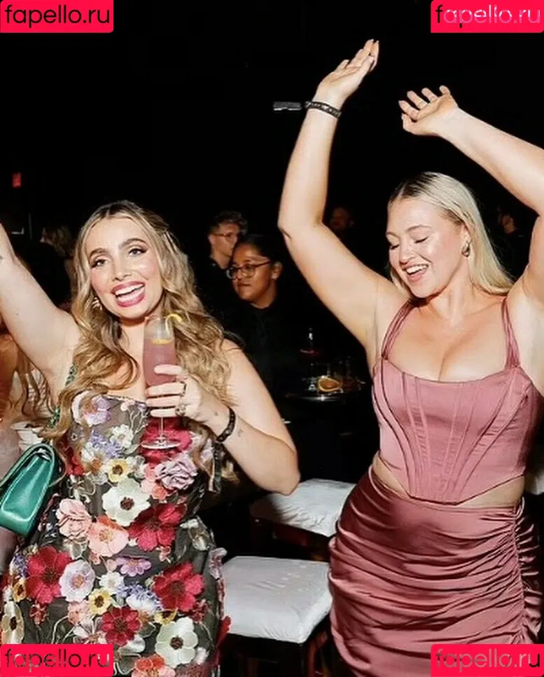 Iskra Lawrence Onlyfans Photo Gallery 