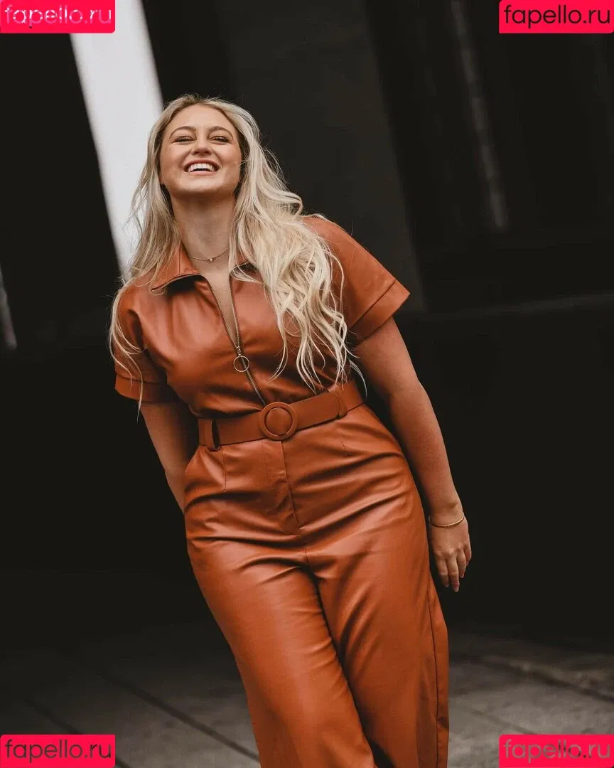 Iskra Lawrence Onlyfans Photo Gallery 