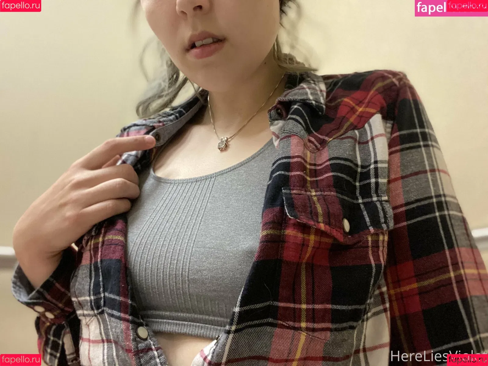 hereliesviolet Onlyfans Photo Gallery 