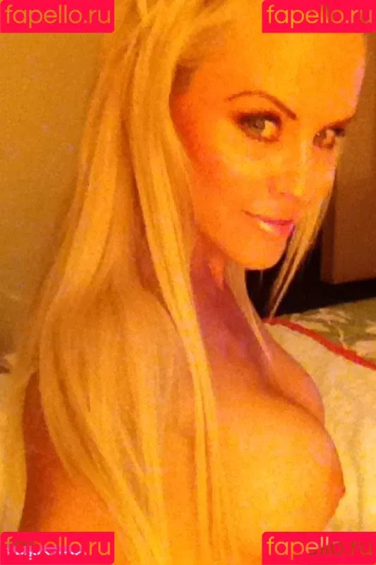 Jenny McCarthy Onlyfans Photo Gallery 
