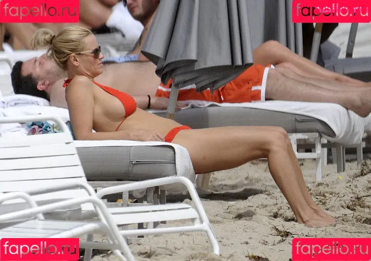 Jenny McCarthy Onlyfans Photo Gallery 