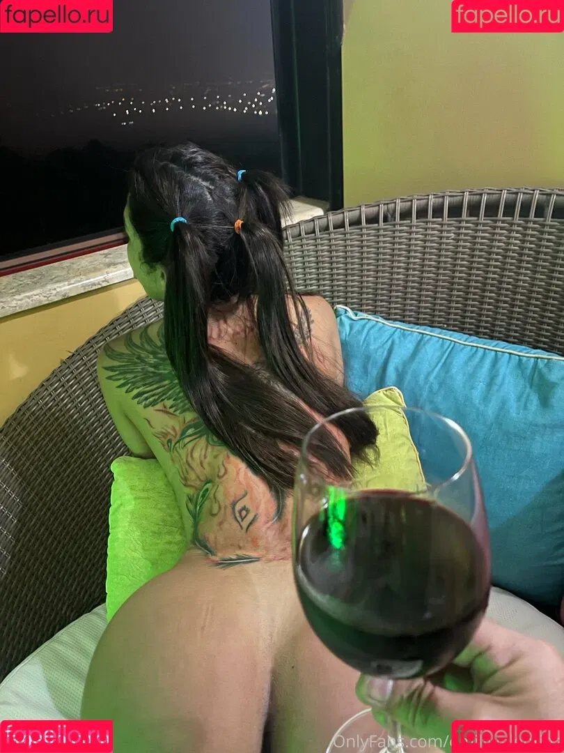 emillivalentina Onlyfans Photo Gallery 