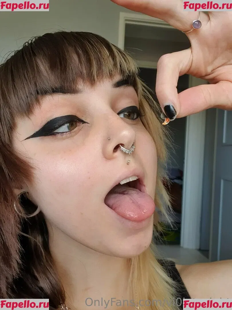 vi0let_night Onlyfans Photo Gallery 