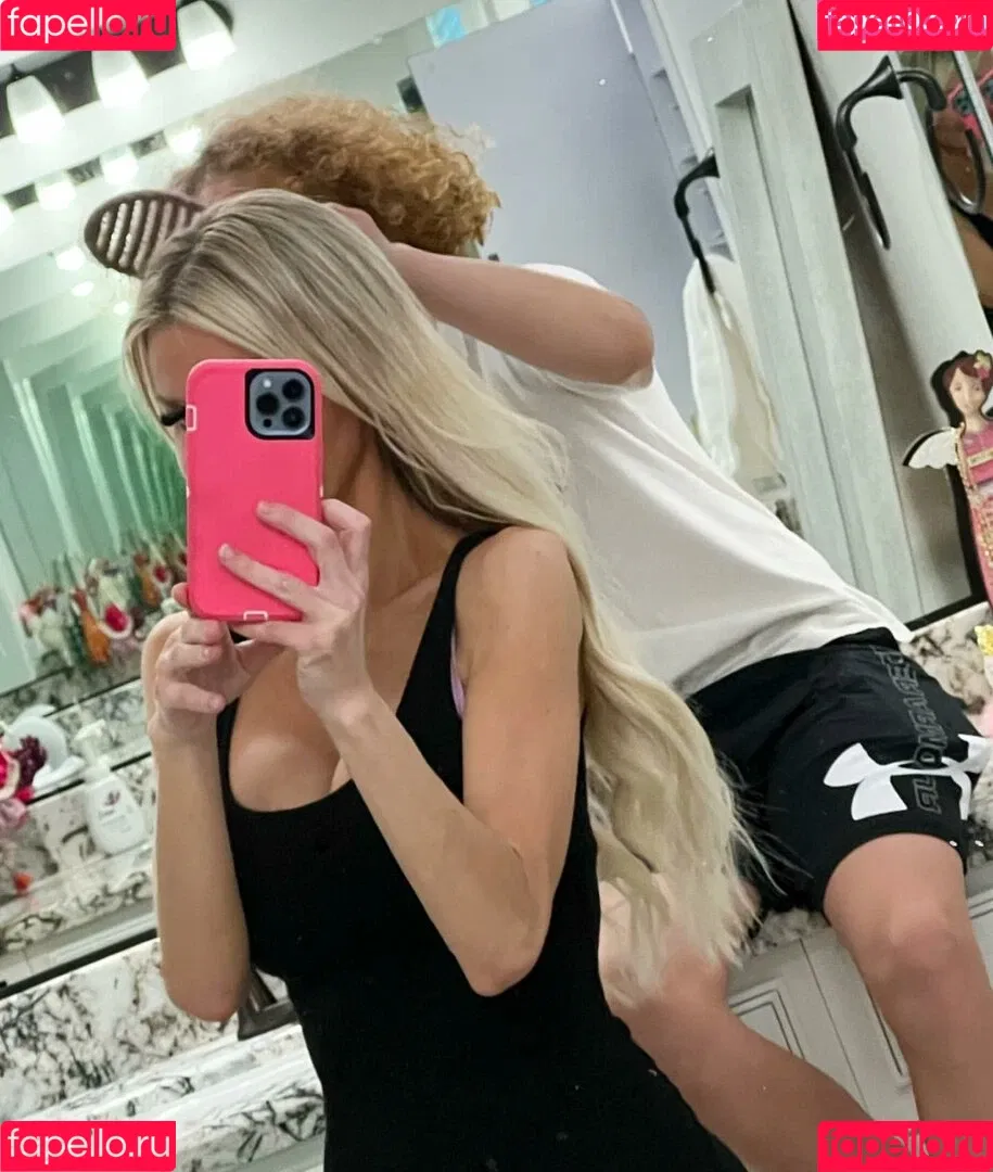 Jenn Stauss Onlyfans Photo Gallery 