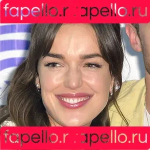 Elizabeth Henstridge Onlyfans Photo Gallery 