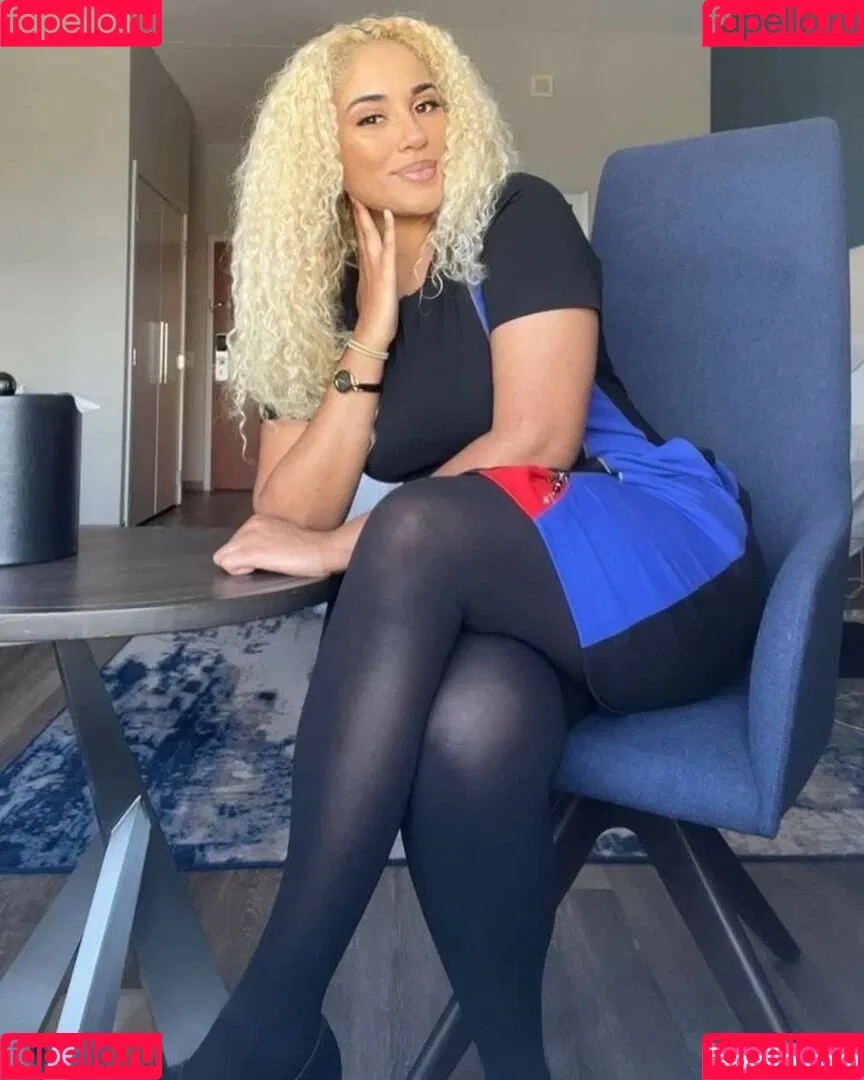Office Sluts Onlyfans Photo Gallery 