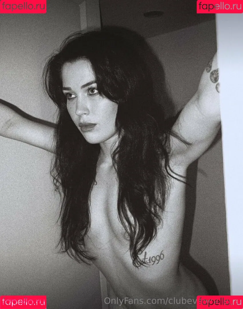 Evelyn Claire Onlyfans Photo Gallery 