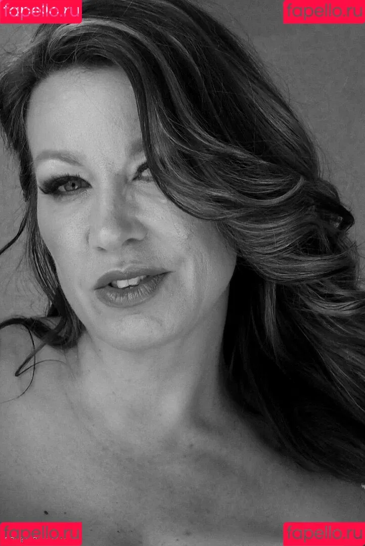 Chelsea Charms Onlyfans Photo Gallery 