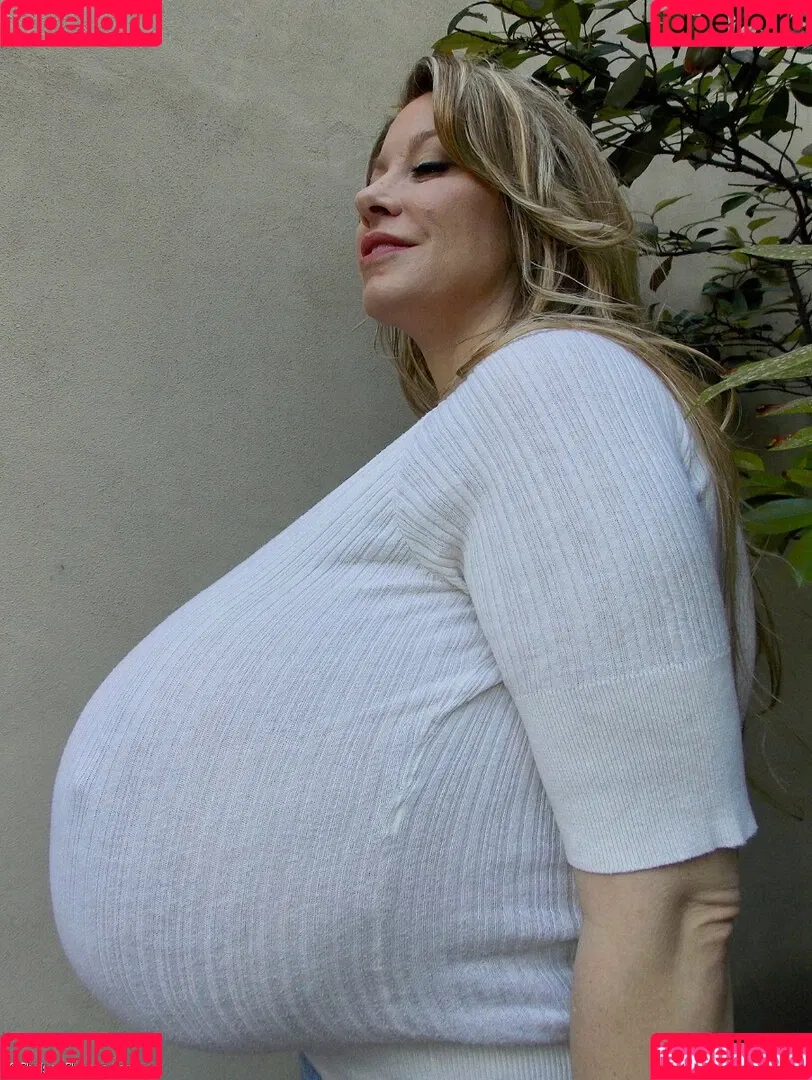Chelsea Charms Onlyfans Photo Gallery 
