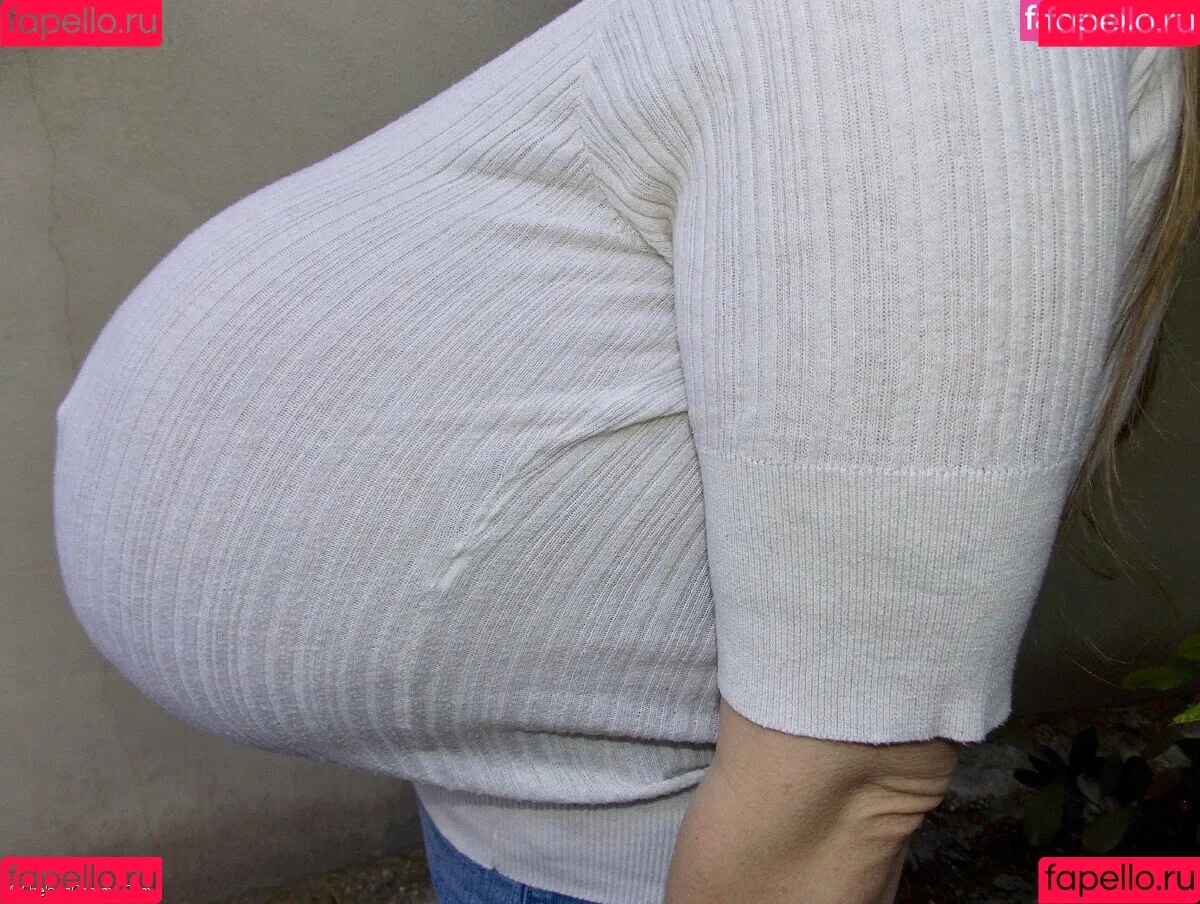 Chelsea Charms Onlyfans Photo Gallery 