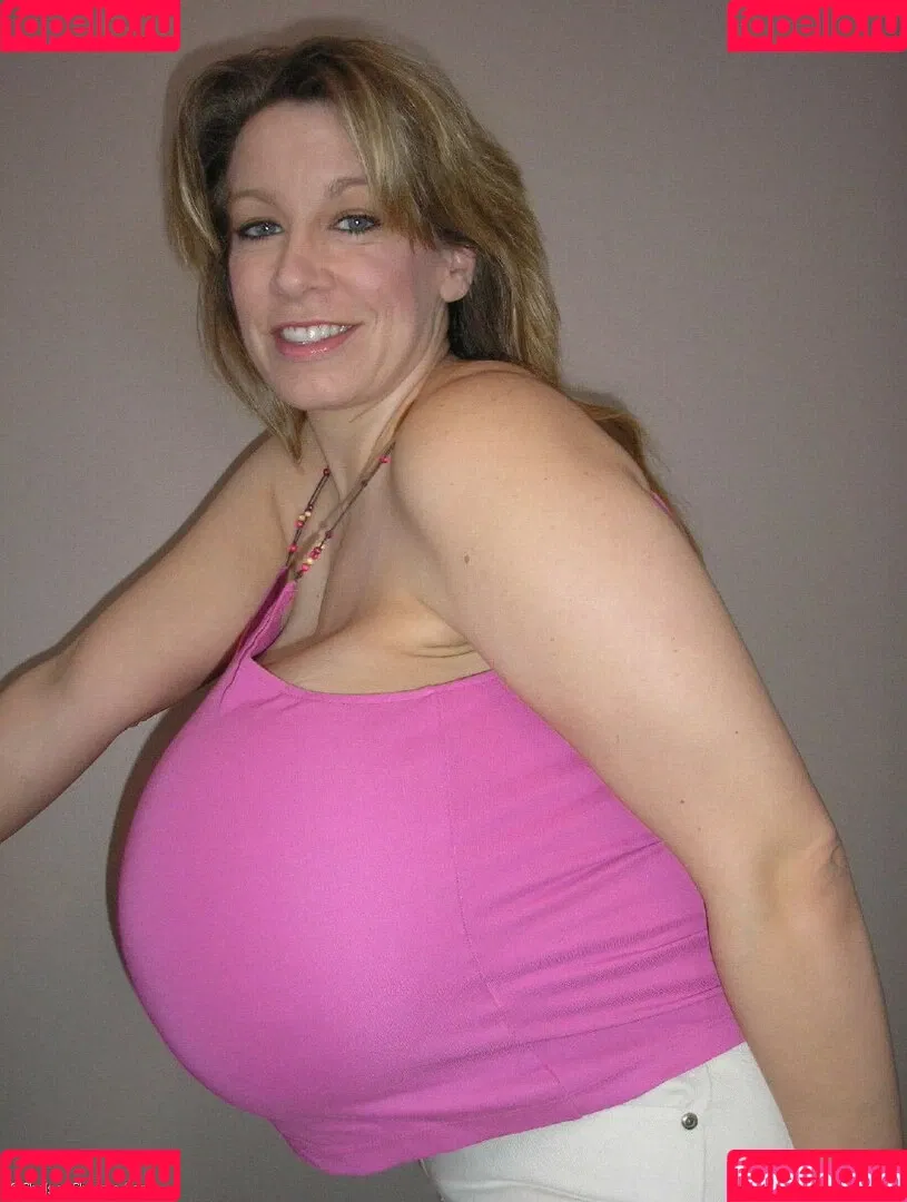 Chelsea Charms Onlyfans Photo Gallery 