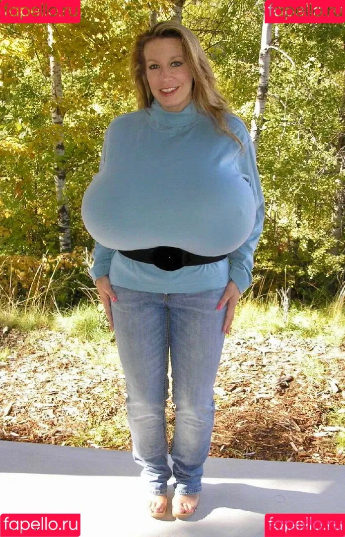 Chelsea Charms Onlyfans Photo Gallery 