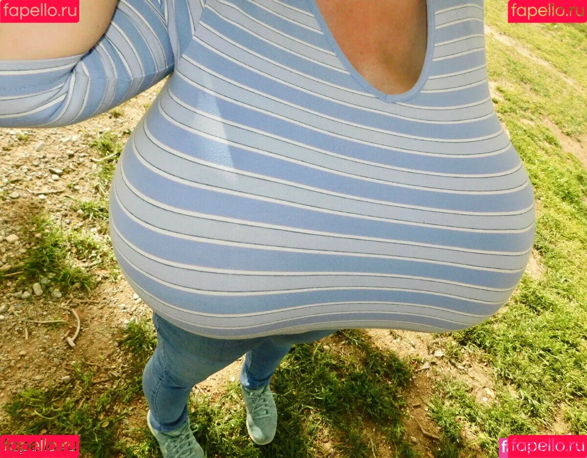 Chelsea Charms Onlyfans Photo Gallery 