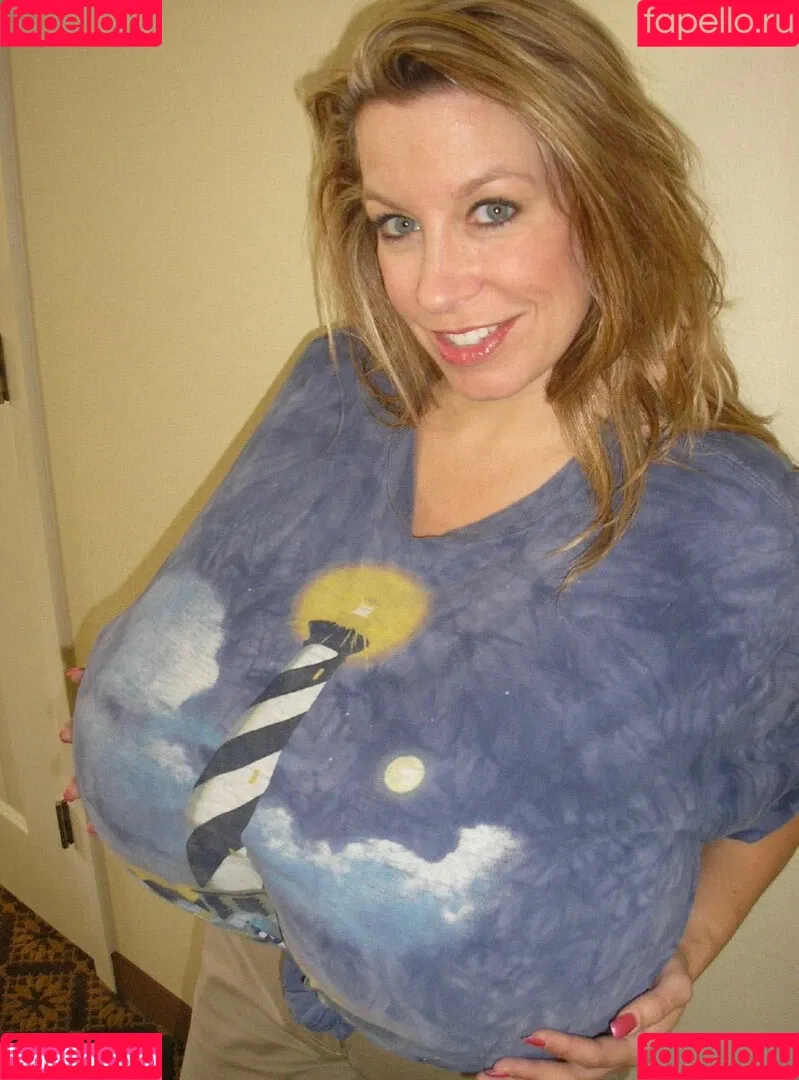 Chelsea Charms Onlyfans Photo Gallery 
