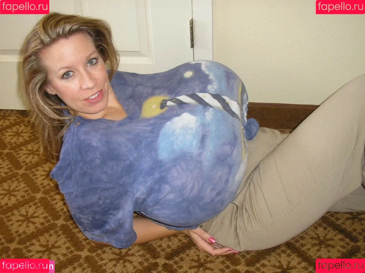Chelsea Charms Onlyfans Photo Gallery 