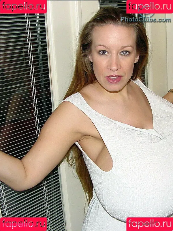 Chelsea Charms Onlyfans Photo Gallery 