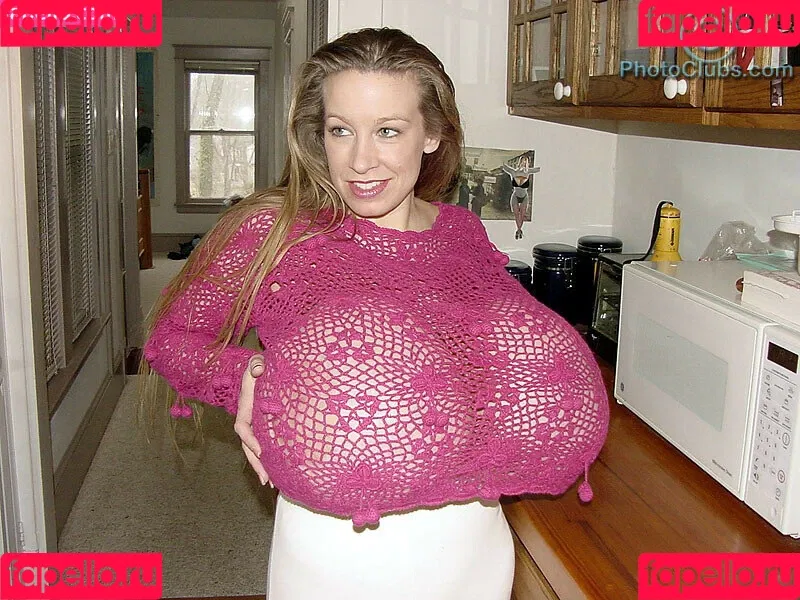 Chelsea Charms Onlyfans Photo Gallery 