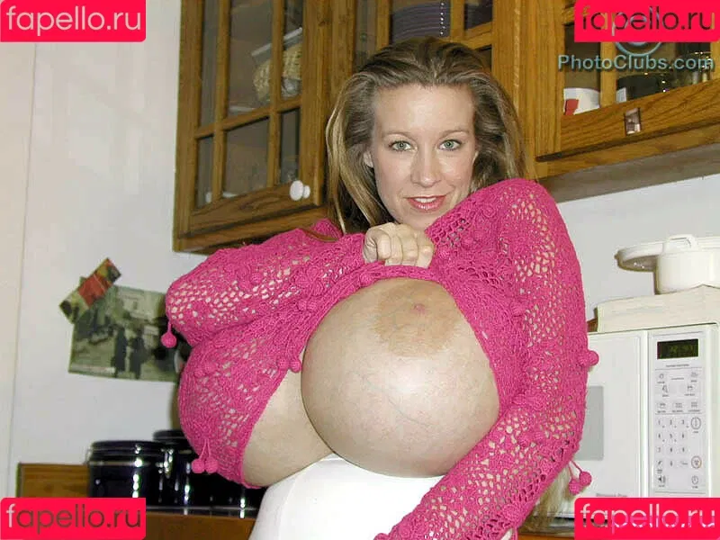 Chelsea Charms Onlyfans Photo Gallery 