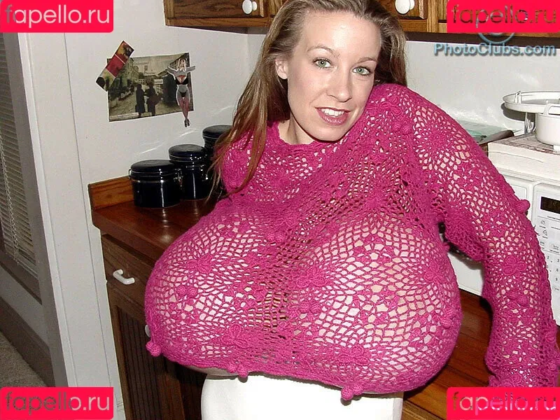 Chelsea Charms Onlyfans Photo Gallery 