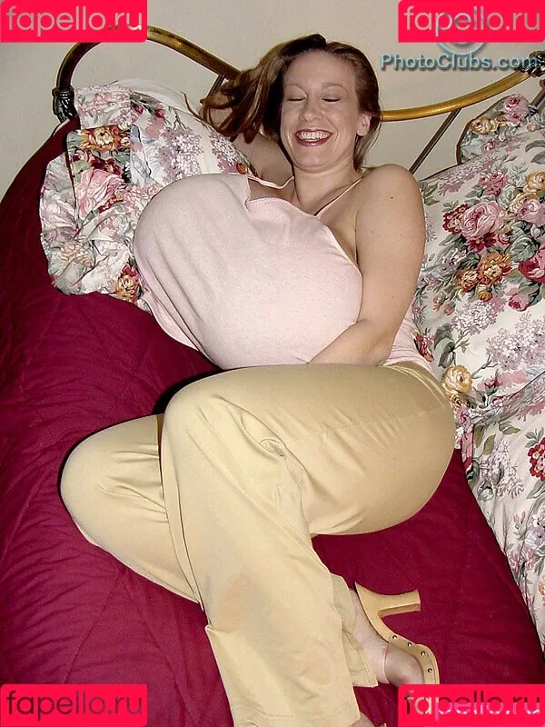 Chelsea Charms Onlyfans Photo Gallery 