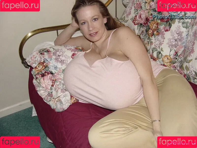 Chelsea Charms Onlyfans Photo Gallery 