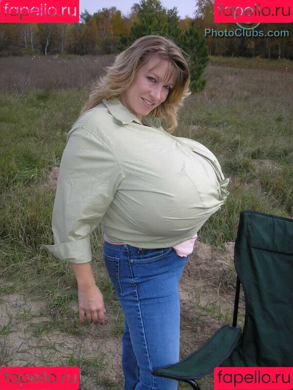 Chelsea Charms Onlyfans Photo Gallery 