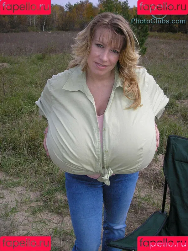 Chelsea Charms Onlyfans Photo Gallery 