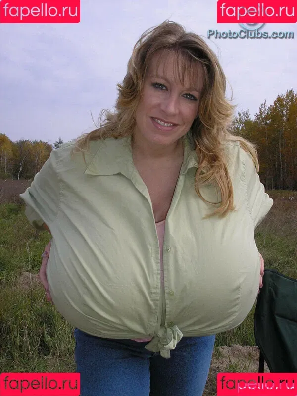 Chelsea Charms Onlyfans Photo Gallery 