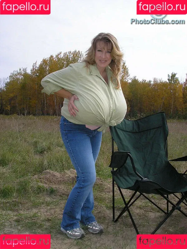 Chelsea Charms Onlyfans Photo Gallery 
