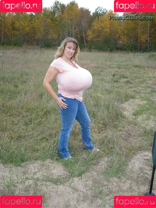 Chelsea Charms Onlyfans Photo Gallery 