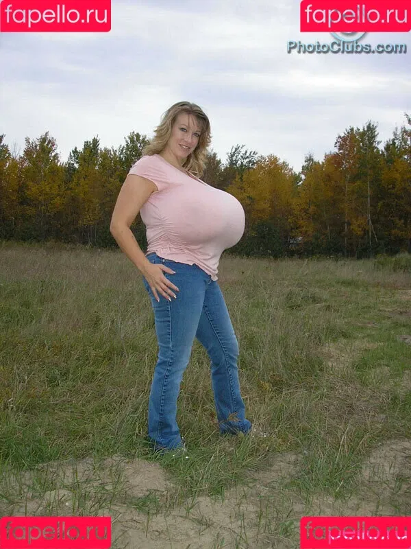 Chelsea Charms Onlyfans Photo Gallery 