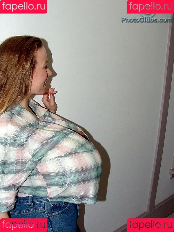 Chelsea Charms Onlyfans Photo Gallery 