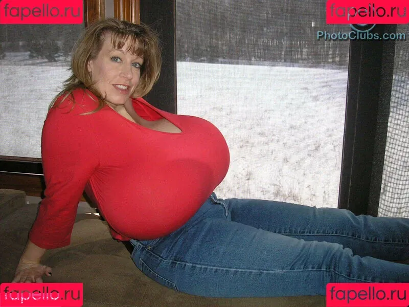 Chelsea Charms Onlyfans Photo Gallery 