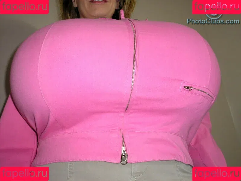 Chelsea Charms Onlyfans Photo Gallery 