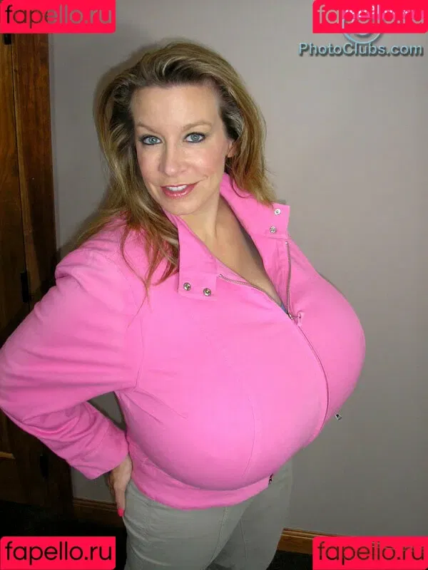 Chelsea Charms Onlyfans Photo Gallery 