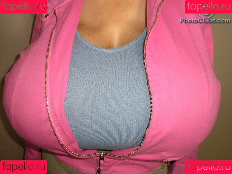 Chelsea Charms Onlyfans Photo Gallery 