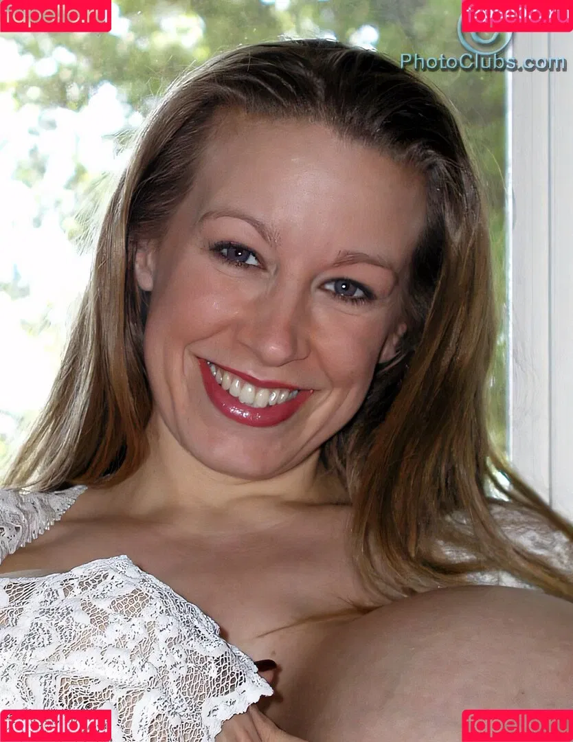 Chelsea Charms Onlyfans Photo Gallery 