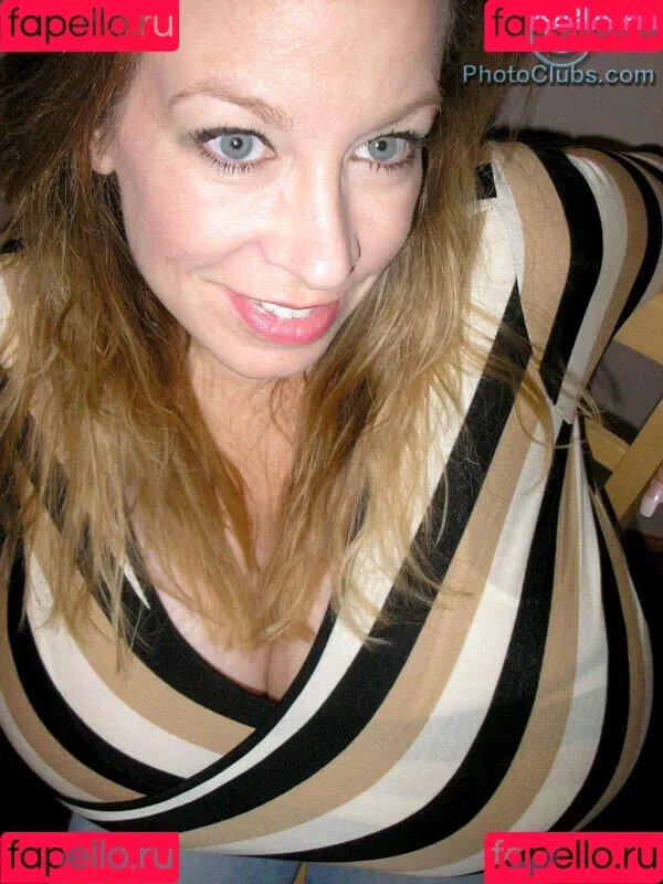 Chelsea Charms Onlyfans Photo Gallery 