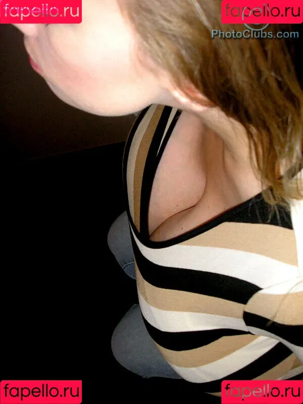 Chelsea Charms Onlyfans Photo Gallery 