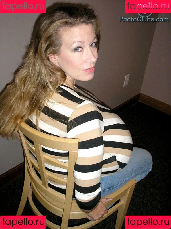 Chelsea Charms Onlyfans Photo Gallery 