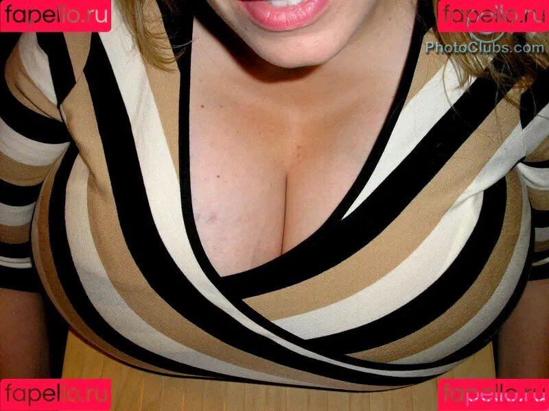 Chelsea Charms Onlyfans Photo Gallery 