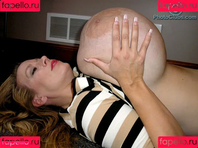 Chelsea Charms Onlyfans Photo Gallery 
